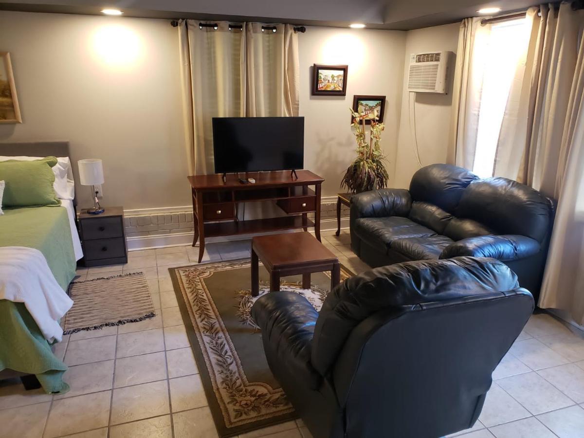 Bright & Spacious Studio Close To Clt Airport ガストニア エクステリア 写真